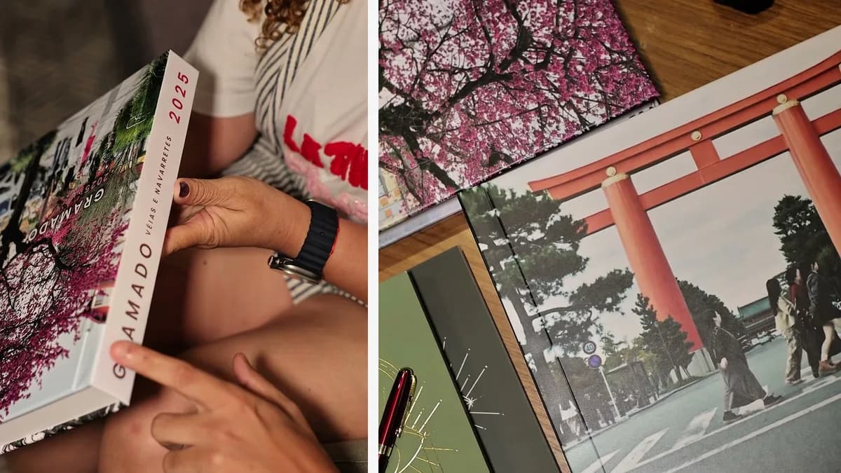 Álbum impresso, aberto, com as fotos ocupando a folha inteira